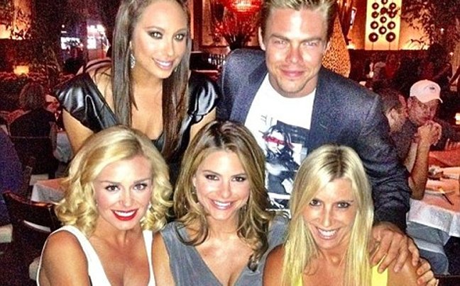 Η Μενούνος με μπικίνι στο πάρτι γενεθλίων της στο Λας Βέγκας [εικόνες] | iefimerida.gr 2