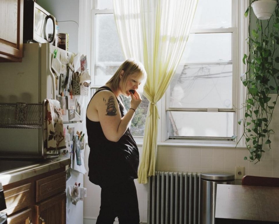 Καλλιτέχνης φωτογραφίζει τον εαυτό της επί 11 χρόνια -Μια σπαρακτική απεικόνιση με αίσιο τέλος [εικόνες] | iefimerida.gr 30