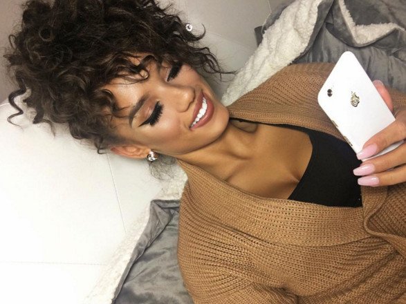 Οι «διάσημοι» γλουτοί της JLo τρώνε τη σκόνη αυτής της 18χρονης [εικόνες] | iefimerida.gr 7