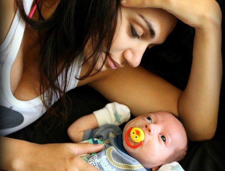 Πανέμορφη Αυστραλή γέννησε παιδί και ψάχνει τον πατέρα μέσω Facebook [εικόνες] | iefimerida.gr 1