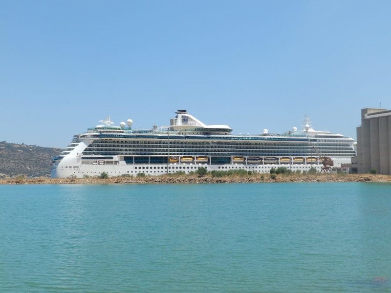 Μία «πλωτή πολιτεία» στη Σούδα -Το εντυπωσιακό κρουαζιερόπλοιο Jewel of Seas [εικόνες] | iefimerida.gr 3