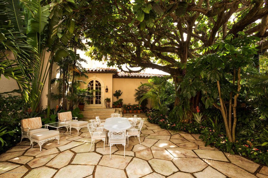 Στο σφυρί το ιστορικό σπίτι των Κένεντι στο Παλμ Μπιτς: Πωλείται για 38.500.000 δολάρια [εικόνες] | iefimerida.gr 3