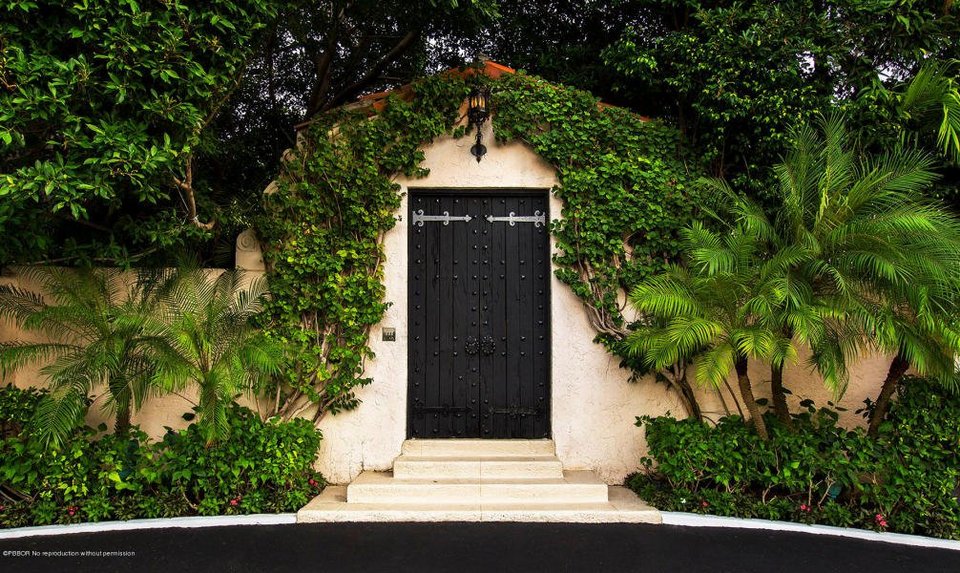 Στο σφυρί το ιστορικό σπίτι των Κένεντι στο Παλμ Μπιτς: Πωλείται για 38.500.000 δολάρια [εικόνες] | iefimerida.gr 2