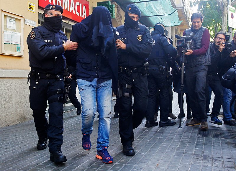 Τζιχαντιστής σχεδίαζε επίθεση με μαχαίρι κατά τουριστών στη Μαγιόρκα | iefimerida.gr 0