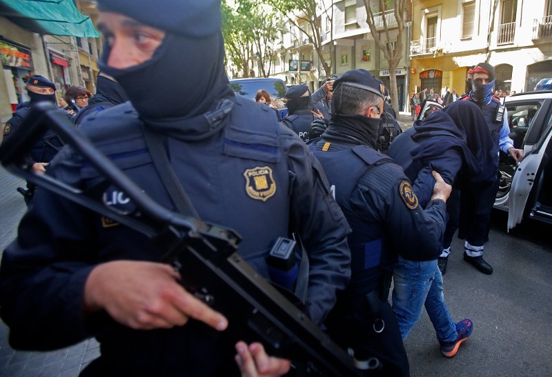 Τζιχαντιστής σχεδίαζε επίθεση με μαχαίρι κατά τουριστών στη Μαγιόρκα | iefimerida.gr 1