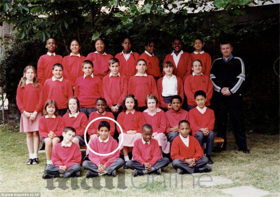 Τζιχάντι Τζον, ο δήμιος τζιχαντιστής και η σχέση του με την Ελληνίδα σταρ Τουλίσα Κοντόσταβλος [εικόνες] | iefimerida.gr 1