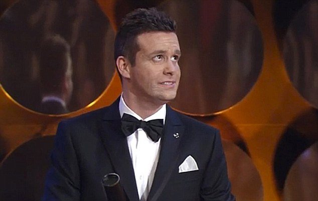 Σωσίας του Τζιμ Κάρεϊ κατάφερε να ξεγελάσει τους πάντες σε βραβεία -Τον αντιμετώπισαν σαν σταρ [εικόνες & βίντεο] | iefimerida.gr 1