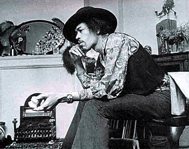 Στο ψυχεδελικό ροκ σπίτι του Χέντριξ θα «αράζουν» σε λίγο καιρό οι θαυμαστές του -Επανέρχεται το ιστορικό διαμέρισμα [εικόνες]  | iefimerida.gr 2