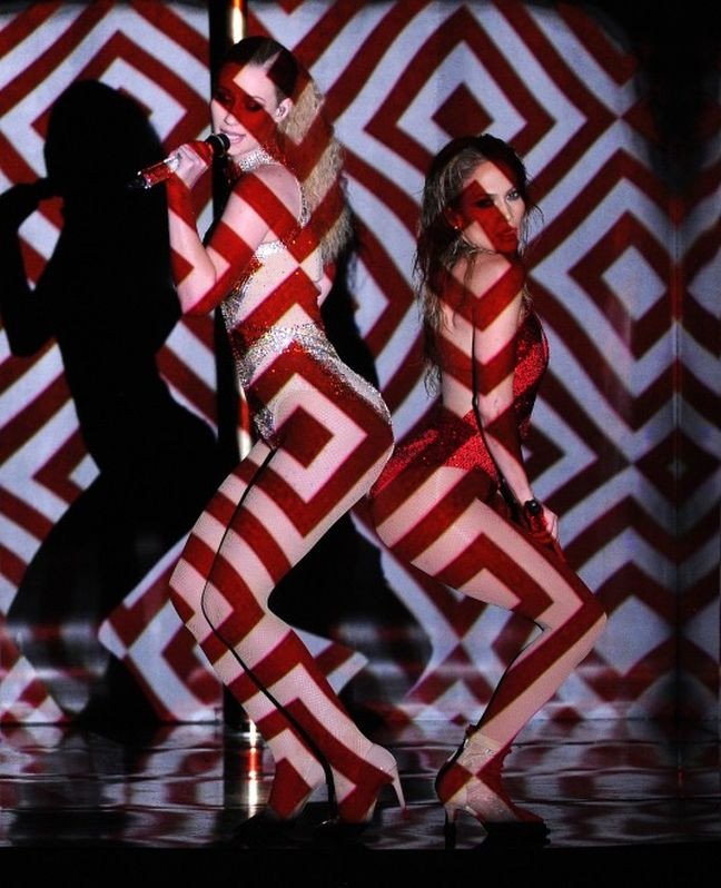 Η «ανύπαρκτη» γκαρνταρόμπα της Τζένιφερ Λόπεζ [εικόνες & βίντεο] | iefimerida.gr 1