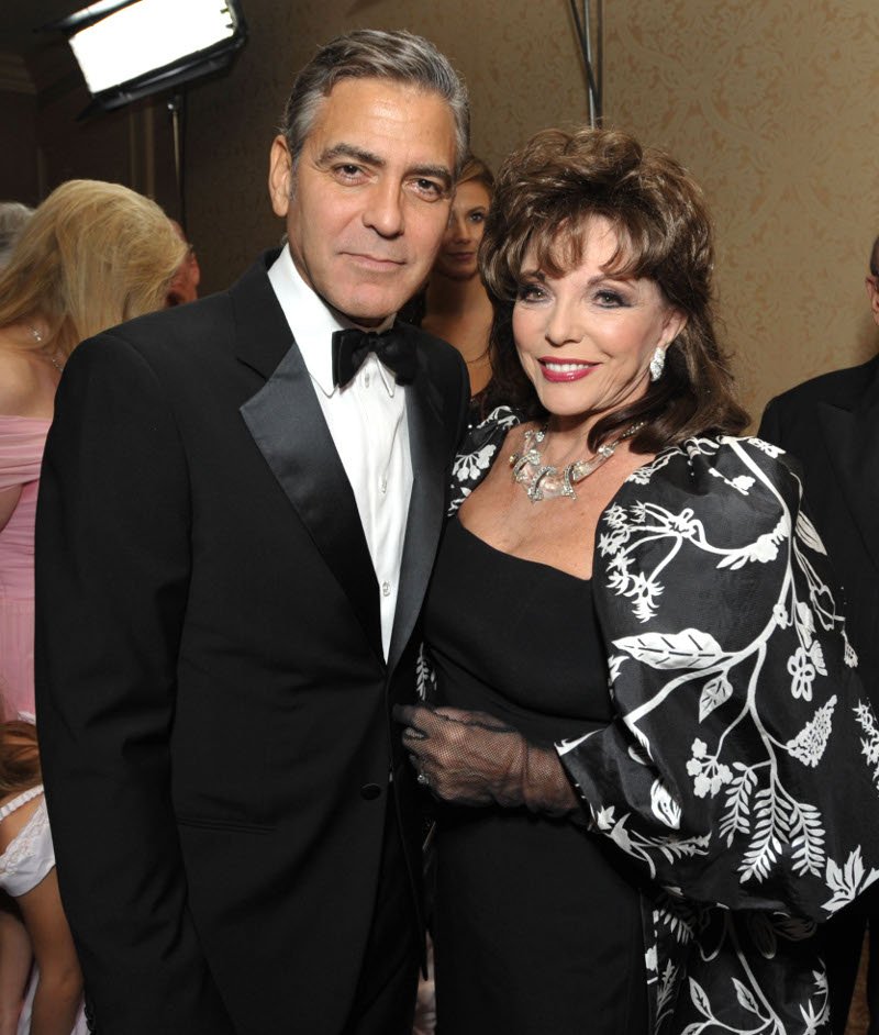 Η Τζόαν Κόλινς αποκαλύπτει γιατί φορά πάντα γάντια -Και δεν είναι θέμα στιλ [εικόνες] | iefimerida.gr 1