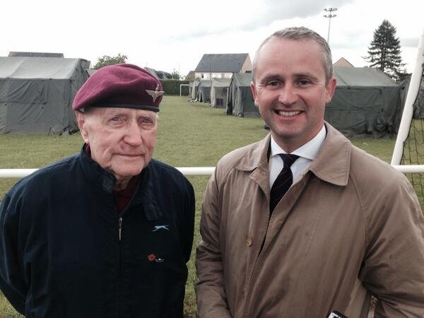 Πήδηξε με αλεξίπτωτο σε ηλικία 89 ετών -Ατρόμητος βετεράνος πολέμου επανέλαβε την απόβαση στη Νορμανδία [εικόνες] | iefimerida.gr 1