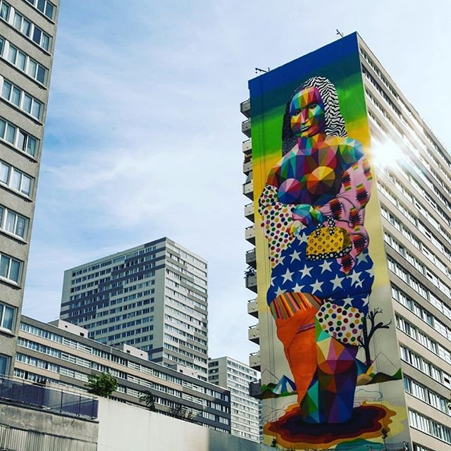 Ενας Ισπανός αναστατώνει το Παρίσι με μια Τζοκόντα 50 μέτρων [εικόνες] | iefimerida.gr 5