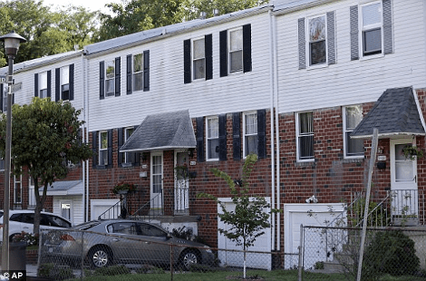 Συνελήφθη 89χρονος πρώην φύλακας του Άουσβιτς - Κατηγορείται για τη δολοφονία τουλάχιστον 344.000 ανθρώπων [εικόνες] | iefimerida.gr 0