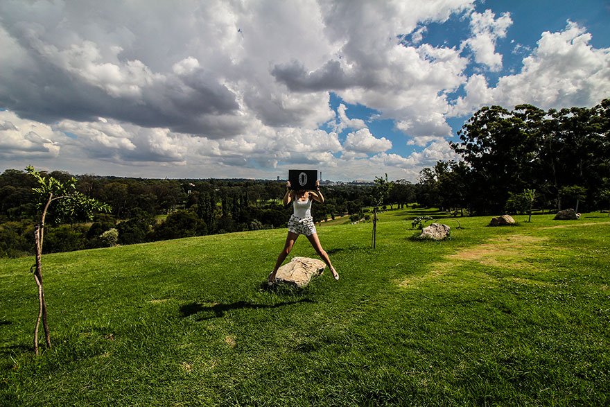 Ενα... τρελό ζευγάρι: Παραιτήθηκαν από τις δουλειές τους και ταξιδεύουν στον κόσμο [εικόνες] | iefimerida.gr 0