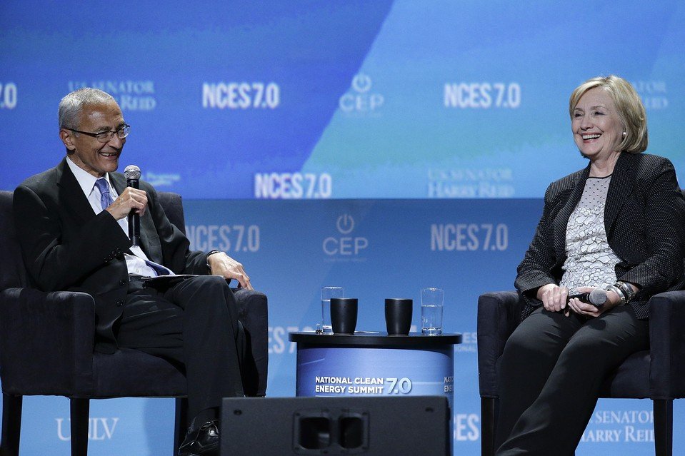 Τζον Ποντέστα: Ο Ελληνας πίσω από τους Κλίντον -Γιατί η Χίλαρι λέει πως της είναι απαραίτητος [εικόνες & βίντεο] | iefimerida.gr 5