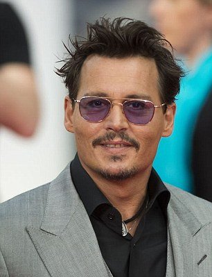 Αλλαξε ο Τζόνι Ντεπ: Καρέ- καρέ πώς μεγάλωσε ο γόης της δεκαετίας του '90 [εικόνες] | iefimerida.gr 3