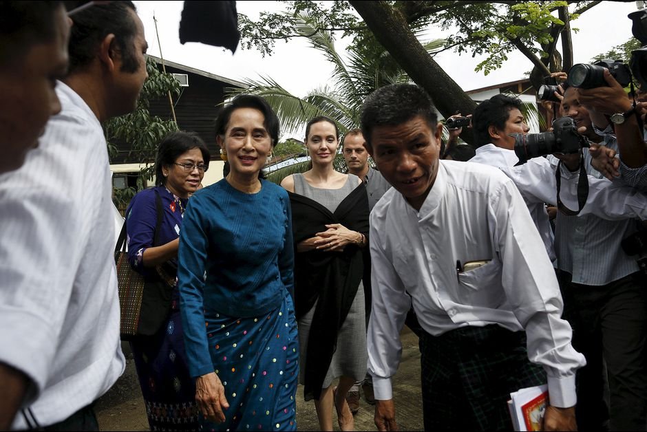 Αποστεωμένη αλλά θεά: Η Αντζελίνα Τζολί σοκάρει με την ανορεξική σιλουέτα της [εικόνες] | iefimerida.gr 2