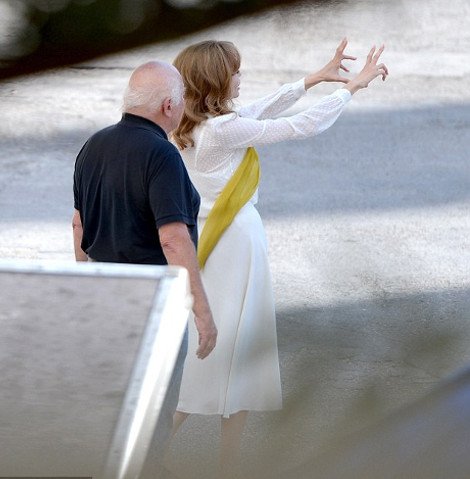 Η εντελώς ρετρό Αντζελίνα Τζολί -Ξανθιά με στιλ βγαλμένο από άλλη εποχή, στη Μάλτα [εικόνες] | iefimerida.gr 10