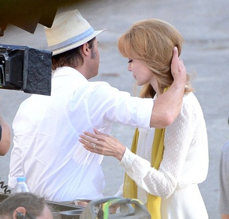 Η εντελώς ρετρό Αντζελίνα Τζολί -Ξανθιά με στιλ βγαλμένο από άλλη εποχή, στη Μάλτα [εικόνες] | iefimerida.gr 1