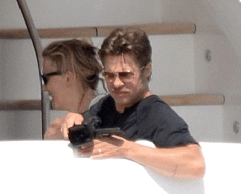 Οι πρώτες φωτογραφίες από το ταξίδι του μέλιτος Αντζελίνας Τζολί-Μπραντ Πιτ : Οι βουτιές του ζευγαριού στη Μεσόγειο [εικόνες] | iefimerida.gr 9