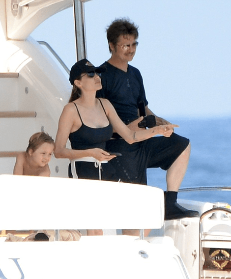 Οι πρώτες φωτογραφίες από το ταξίδι του μέλιτος Αντζελίνας Τζολί-Μπραντ Πιτ : Οι βουτιές του ζευγαριού στη Μεσόγειο [εικόνες] | iefimerida.gr 11