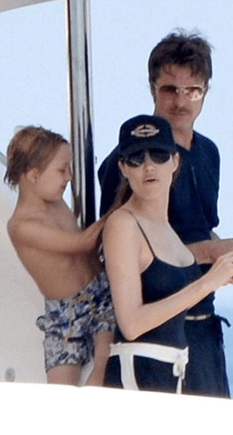 Οι πρώτες φωτογραφίες από το ταξίδι του μέλιτος Αντζελίνας Τζολί-Μπραντ Πιτ : Οι βουτιές του ζευγαριού στη Μεσόγειο [εικόνες] | iefimerida.gr 15