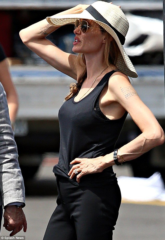 H Αngelina Jolie κατέρρευσε -Oι επίμαχες φωτό [εικόνα] | iefimerida.gr 2