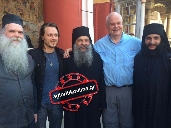 Σταρ του Χόλιγουντ ερωτεύτηκε το Αγιον Ορος και τον Εφραίμ [εικόνες & βίντεο] | iefimerida.gr 14
