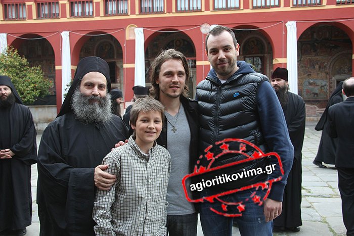 Σταρ του Χόλιγουντ ερωτεύτηκε το Αγιον Ορος και τον Εφραίμ [εικόνες & βίντεο] | iefimerida.gr 4