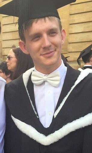 Φρικτός θάνατος για δημοσιογράφο των Financial Times- Τον άρπαξε κροκόδειλος ενώ έπλενε τα χέρια του [εικόνες] | iefimerida.gr 2