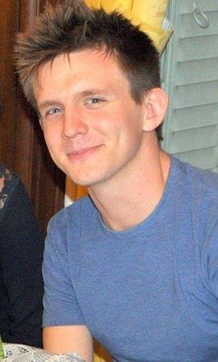 Φρικτός θάνατος για δημοσιογράφο των Financial Times- Τον άρπαξε κροκόδειλος ενώ έπλενε τα χέρια του [εικόνες] | iefimerida.gr 0