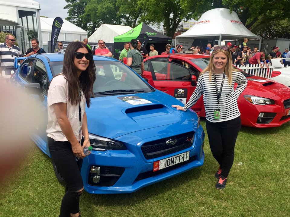 Ο Τζόι από τα «Φιλαράκια» ερωτεύτηκε -Με παραγωγό, 17 χρόνια μικρότερή του [εικόνες] | iefimerida.gr 2