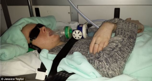 Η 22χρονη με τα πιο εύθραυστα κόκαλα – Κινδυνεύει να «σπάσει» αν καθίσει απότομα σε μια καρέκλα [εικόνες] | iefimerida.gr 1