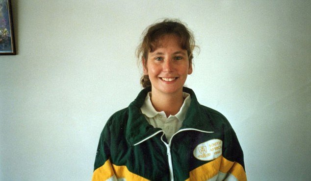 Η ιστορία που συγκλόνισε: Την βίαζε ο πατέρας της από τα 11 της, την άφησε έγκυο, της έκανε έκτρωση μόνος του [εικόνες] | iefimerida.gr 1