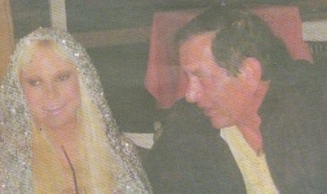 Η Τζούλια αγκαλιά με τον πρώην κατάδικο Κυριάκο Παπαχρόνη [εικόνες] | iefimerida.gr 0