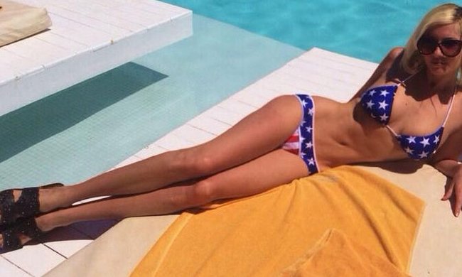 Η Τζούλια Αλεξανδράτου με μπικίνι και χωρίς καμπύλες [εικόνες] | iefimerida.gr 0
