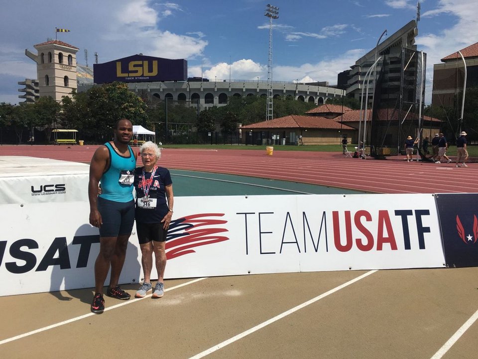 Δρομέας... ετών 101 -Το μυστικό της Τζούλια Χόκινς [εικόνες] | iefimerida.gr 6