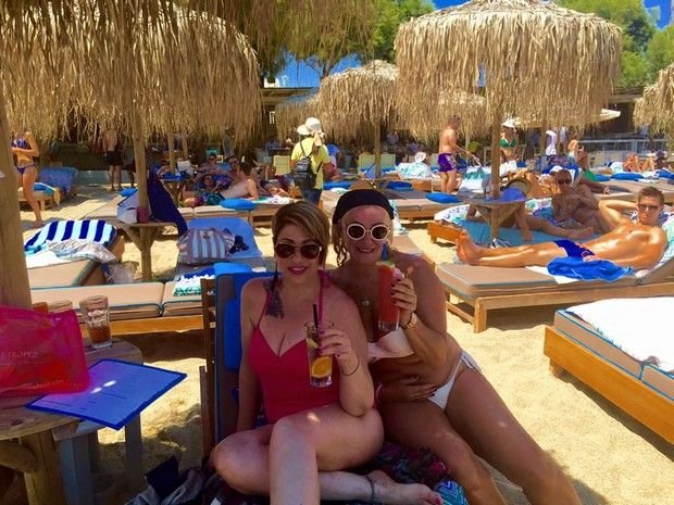 Μύκονος: Η Τζούλη Μασίνο με μαγιό  [εικόνες] | iefimerida.gr 1