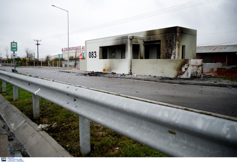 H επόμενη μέρα του φριχτού τροχαίου στη Θήβα -Συντρίμμια και αποκαΐδια [εικόνες] | iefimerida.gr 12