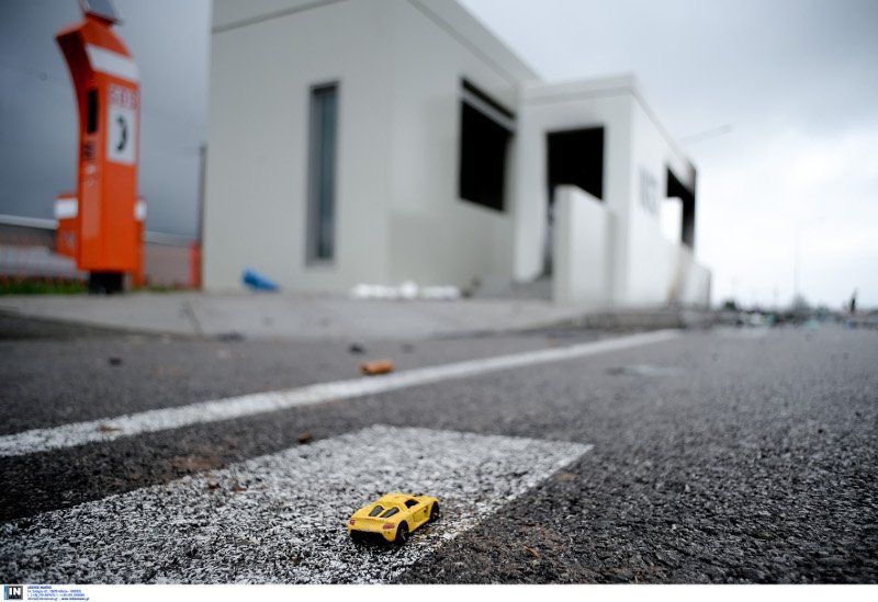 H επόμενη μέρα του φριχτού τροχαίου στη Θήβα -Συντρίμμια και αποκαΐδια [εικόνες] | iefimerida.gr 17