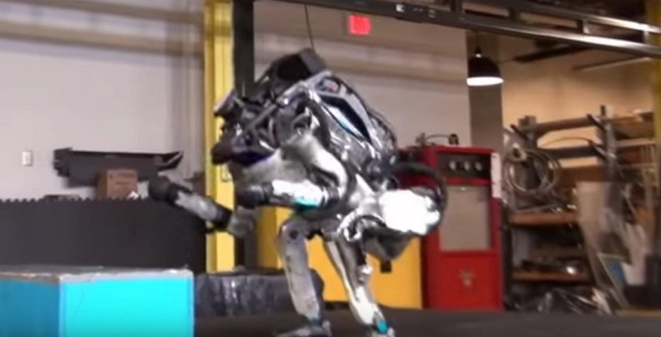 Δείτε το ρομπότ που κινείται σαν γυμναστής και κάνει κωλοτούμπες [βίντεο]  | iefimerida.gr 1