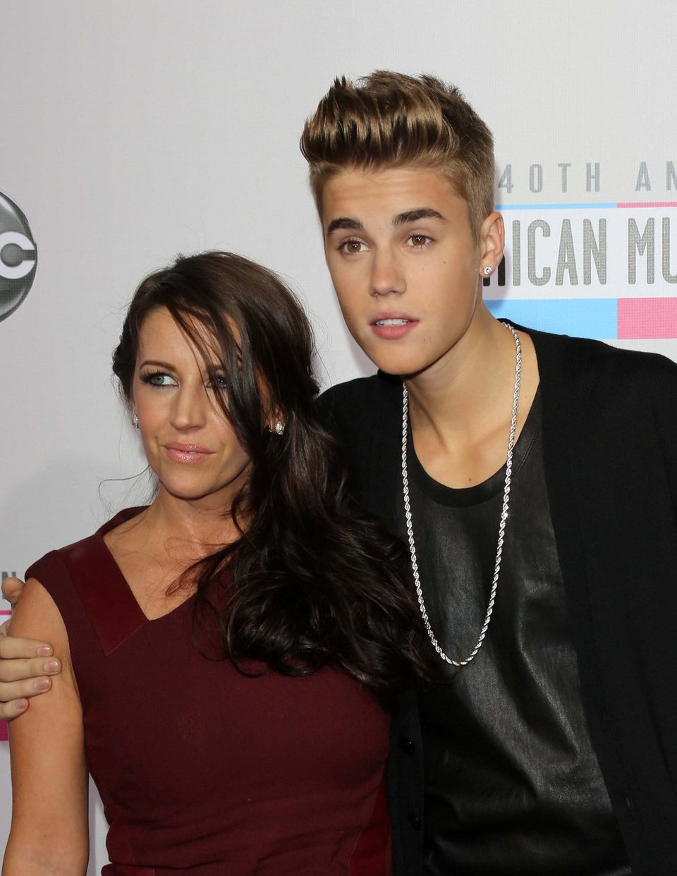 Η Μισέλ Ομπάμα δίνει συμβουλές στη μητέρα του Τζάστιν Μπίμπερ -Μείνε περισσότερο μαζί του [εικόνες] | iefimerida.gr 3