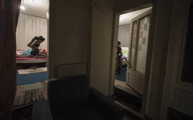 Ψάχνοντας για πληρωμένο έρωτα στις σκοτεινές γειτονιές της Κωνσταντινούπολης – Ενα σκληρό οδοιπορικό [εικόνες] | iefimerida.gr 1