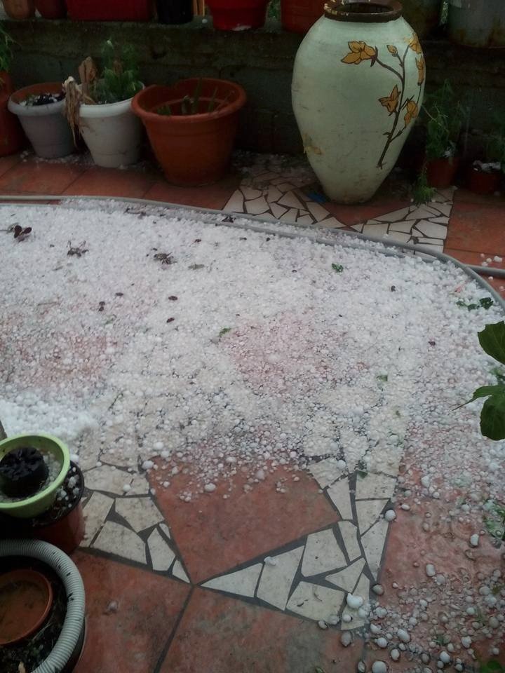 Απίστευτο: Χαλάζι σε μέγεθος φουντουκιού έπληξε Κοζάνη και Καστοριά [εικόνες & βίντεο] | iefimerida.gr 5