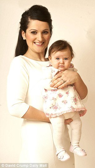 Απίστευτη ιστορία στη Βρετανία: Οικογένεια έκανε το πρώτο της κορίτσι μετά από... 200 χρόνια [εικόνες] | iefimerida.gr 2