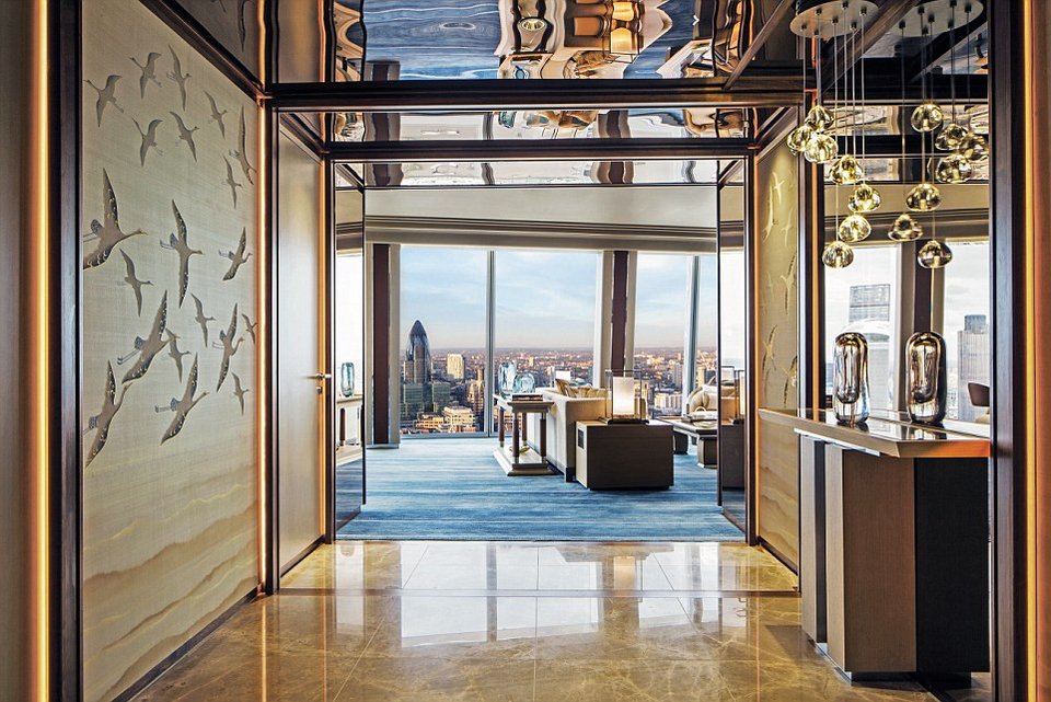 Μέσα στην ακριβότερη σουίτα του Λονδίνου -Κοστίζει 10.000 λίρες το βράδυ [εικόνες]  | iefimerida.gr 2