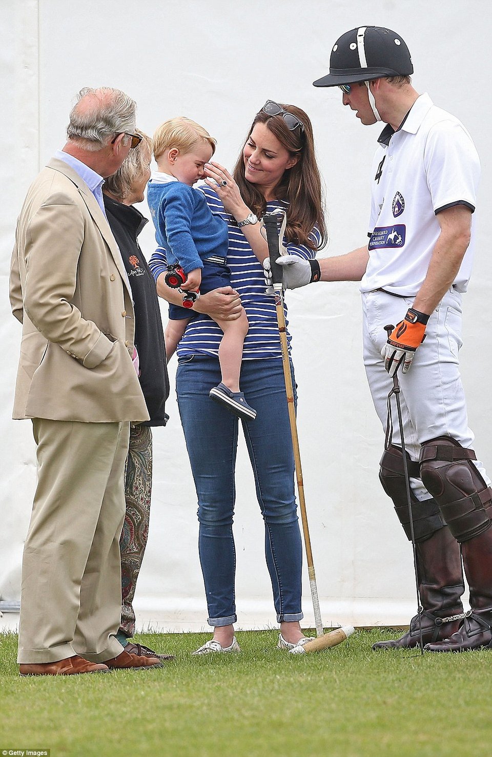 Πρίγκιπας Τζορτζ, το μωρό που τρελαίνει τους Βρετανούς -Εδωσε παράσταση [εικόνες] | iefimerida.gr 7