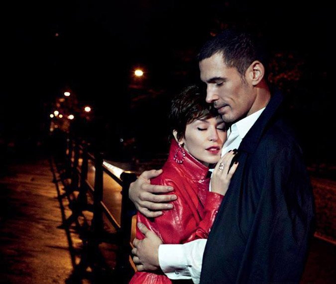 Η Κάιλι Μινόγκ μελαχρινή, με κοντό μαλλί και ζαρτιέρες [εικόνες]  | iefimerida.gr 5