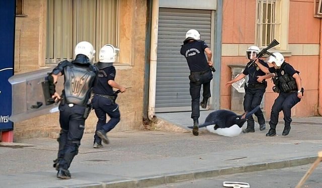 Πώς απαντούν τα social media στη φίμωση της εξέγερσης από το CNN Turk [εικόνες] | iefimerida.gr 1