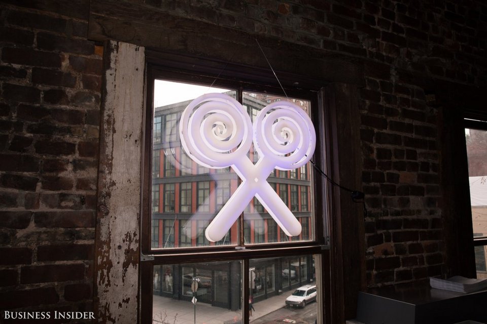 Εργοστάσιο καραμέλας για ενήλικες: Φάτε ρολόγια Rolex με γεύση σαμπάνιας και βρώσιμο χρυσό [εικόνες]  | iefimerida.gr 9